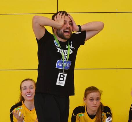 Trainer Maximilian Busch (Rödertal), Handballclub Rödertal gegen Neckarsulmer Union (Neckarsulm), Handball, 1. Liga der Frauen, 1. Bundesliga, Rödertalbienen, HCR, Großröhrsdorf, Saison 2017 2018, 14.04.2018,