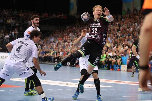 Bilder des Tages - SPORT SG Flensburg-Handewitt - Montpellier HB, EHF Champions League; Flensburg, 18.04.18 Flensburg, 18.04.18, Handball, VELUX EHF Champions League, Saison 2017 2018, Viertelfinal, SG Flensburg-Handewitt - Montpellier HB : Anders Zachariassen (SG Flensburg-Handewitt, 22), Diego Simonet (Montpellier HB, 04)