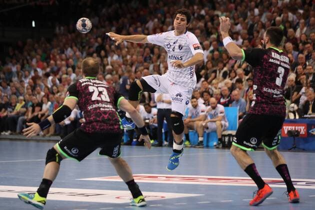 SG Flensburg-Handewitt - Montpellier HB, EHF Champions League; Flensburg, 18.04.18 Flensburg, 18.04.18, Handball, VELUX EHF Champions League, Saison 2017 2018, Viertelfinal, SG Flensburg-Handewitt - Montpellier HB : Diego Simonet (Montpellier HB, 04), Henrik Toft Hansen (SG Flensburg-Handewitt, 23), Tobias Karlsson (SG Flensburg-Handewitt, 03)