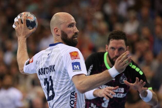 SG Flensburg-Handewitt - Montpellier HB, EHF Champions League; Flensburg, 18.04.18 Flensburg, 18.04.18, Handball, VELUX EHF Champions League, Saison 2017 2018, Viertelfinal, SG Flensburg-Handewitt - Montpellier HB : Vid Kavticnik (Montpellier HB, 23), Tobias Karlsson (SG Flensburg-Handewitt, 03)