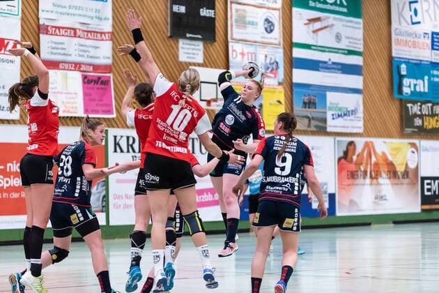 Kerstin Foth (SG H2Ku Herrenberg Kuties 11), SG H2Ku Herrenberg Kuties vs. TG Nuertingen, Handball, 2.Bundesliga, Frauen, HBF, Saison 17 18, 21.04.2018, SG H2Ku Herrenberg Kuties vs. TG Nuertingen, Handball, 2.Bundesliga, Frauen, HBF, Saison 17 18, 21.04.2018 Herrenberg Copyright: xFrankx Eibner-Pressefotox EP_wfk