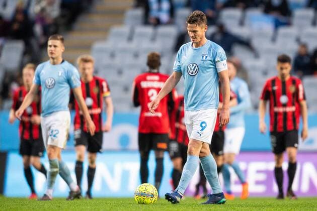 180423 Malmö FFs Markus Rosenberg deppar efter att Brommapojkarna gjort 1-1-malet under fotbollsmatchen i Allsvenskan mellan Malmö FF och Brommapojkarna den 23 april 2018 i Malmö. Copyright: PETTERxARVIDSON BB180423PA033