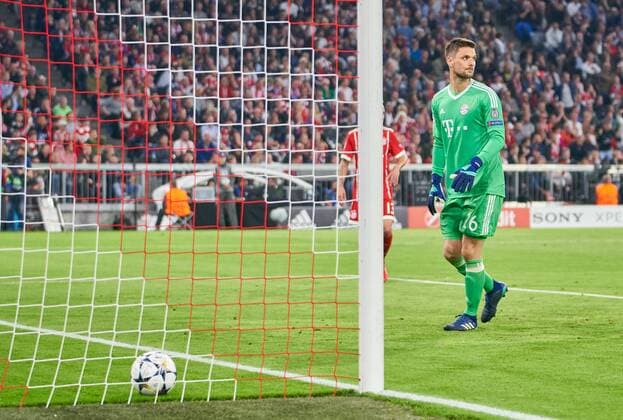Sven ULREICH, FCB 26 Torwart. Emotionen, enttaeuscht, Enttaeuschung, Frust, frustriert, Trauer ,traurig, verzweifelt, Verzweiflung beim 1-1 FC BAYERN MUENCHEN - REAL MADRID Halbfinale Hinspiel, Fussball UEFA Champions League, Muenchen, Deutschland 25.04.2018 CL Saison 2017 2018, FCB,
