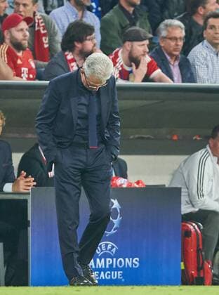 Bilder des Tages - SPORT Trainer Cheftrainer Jupp HEYNCKES (FCB) Emotionen, enttaeuscht, Enttaeuschung, Frust, frustriert, Trauer ,traurig, verzweifelt, Verzweiflung FC BAYERN MUENCHEN - REAL MADRID Halbfinale Hinspiel, Fussball UEFA Champions League, Muenchen, Deutschland 25.04.2018 CL Saison 2017 2018, FCB,