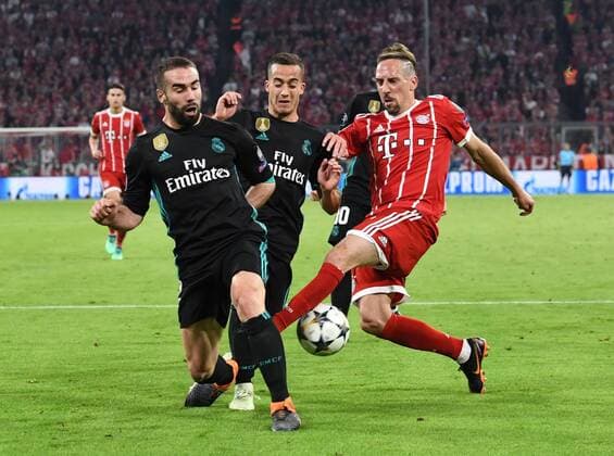 Fussball, Herren, Saison 2017 2018, Champions League, Halbfinale (Hinspiel), FC Bayern München - Real Madrid, v. l. Daniel Carvajal (2, Real Madrid), Lucas Vazguez (17, Real Madrid), Franck Ribery (Bayern München), 25.04. 2018, Copyright: xMatthiasxKochx