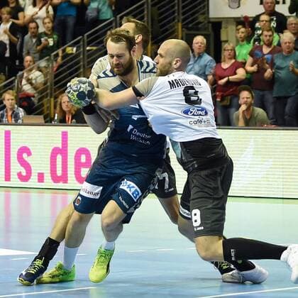 Handball, Herren, EHF-Pokal, Saison 2017 18, Viertelfinale, Rückspiel, Füchse Berlin - RK Nexe, Steffen Fäth (Nr. 23, Füchse Berlin), Marko Mrdenovic (Nr. 8, RK Nexe), 28.04.18, Copyright: xMichaelxHundtx xMatthiasxKochx