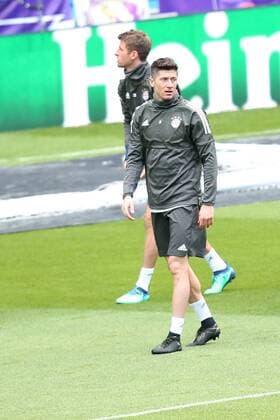 Thomas Mueller (FC Bayern Muenchen 25) Robert Lewandowski (FC Bayern Muenchen 9), Training, Real Madrid CF vs FC Bayern Muenchen, Champions League, Halbfinale, Fussball, 30.04.2018, Training, Real Madrid CF vs FC Bayern Muenchen, Champions League, Halbfinale, Fussball, 30.04.2018 Madrid Copyright: xLanger Eibner-Pressefotox EP_HLR