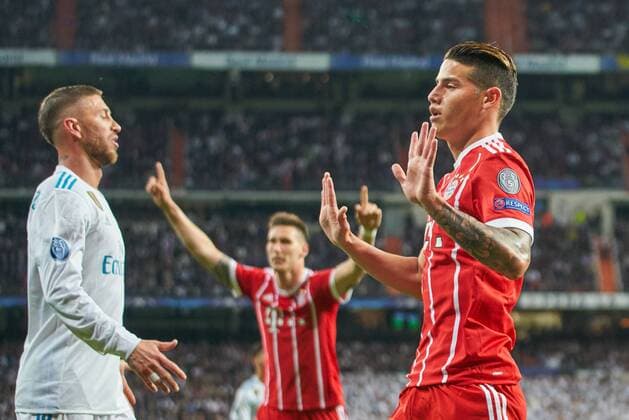James RODRIGUEZ, FCB 11 Torschuss, schiesst das Tor zum 2-2, Torjubel, Jubel nach dem Tor Sergio RAMOS, Real Madrid 4 REAL MADRID - FC BAYERN MUENCHEN Halbfinale Rueckspiel, Fussball UEFA Champions League, Madrid, Spanien 01.05.2018 CL Saison 2017 2018, FCB,