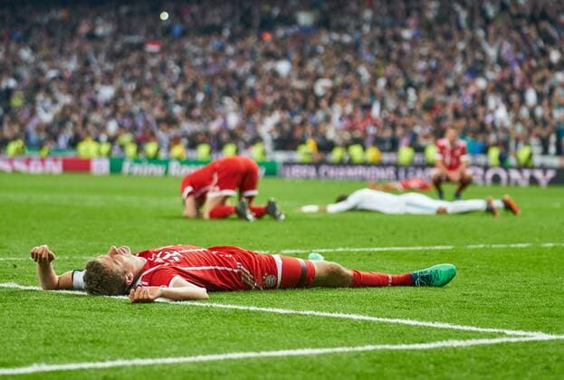 Thomas MUELLER, MÜLLER, FCB 25 Robert LEWANDOWSKI, FCB 9 Mats HUMMELS, FCB 5 Emotionen, enttaeuscht, Enttaeuschung, Frust, frustriert, Trauer ,traurig, verzweifelt, Verzweiflung REAL MADRID - FC BAYERN MUENCHEN Halbfinale Rueckspiel, Fussball UEFA Champions League, Madrid, Spanien 01.05.2018 CL Saison 2017 2018, FCB,
