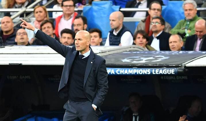 Zinedine Zidane (Trainer Real), am Spielfeldrand Real Madrid - FC Bayern UEFA-Champions League, CL, Halbfinale, 1 2 Finale, Rückspiel, Saison 2017 2018, Fußball, Fussball, soccer, Herren, Deutschland, Germany, Madrid, 1.5.2018 Stadion Bernabeu