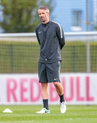 02.05.2018, Trainingsgelnde, Salzburg, AUT, UEFA EL, FC Salzburg vs Olympique Marseille, Halbfinale, Rueckspiel, Training, im Bild Trainer Marco Rose (FC Salzburg) during a Trainingssession before the UEFA Europa League Semifinal, 2nd Leg Match between FC Salzburg and Olympique Marseille at the Trainingsground in Salzburg, Austria on 2018 05 02. Salzburg