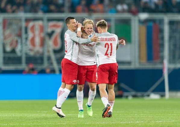 03.05.2018, Red Bull Arena, Salzburg, AUT, UEFA EL, FC Salzburg vs Olympique Marseille, Halbfinale, Rueckspiel, im Bild Torjubel zum 2:0 durch Xaver Schlager (FC Salzburg) during the UEFA Europa League Semifinal, 2nd Leg Match between FC Salzburg and Olympique Marseille at the Red Bull Arena in Salzburg, Austria on 2018 05 03. Salzburg