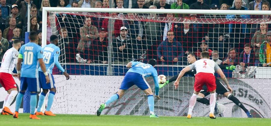 03.05.2018, Red Bull Arena, Salzburg, AUT, UEFA EL, FC Salzburg vs Olympique Marseille, Halbfinale, Rueckspiel, im Bild Chance in der Verlngerung fr Duje Caleta Car (FC Salzburg) during the UEFA Europa League Semifinal, 2nd Leg Match between FC Salzburg and Olympique Marseille at the Red Bull Arena in Salzburg, Austria on 2018 05 03. Salzburg