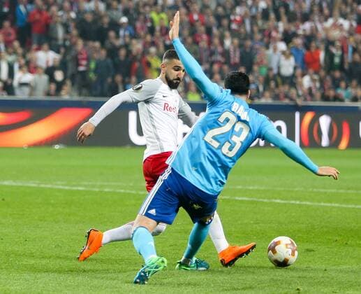 03.05.2018, Red Bull Arena, Salzburg, AUT, UEFA EL, FC Salzburg vs Olympique Marseille, Halbfinale, Rueckspiel, im Bild Munas Dabbur (FC Salzburg) und Adil Rami (Olympique Marseille) during the UEFA Europa League Semifinal, 2nd Leg Match between FC Salzburg and Olympique Marseille at the Red Bull Arena in Salzburg, Austria on 2018 05 03. Salzburg
