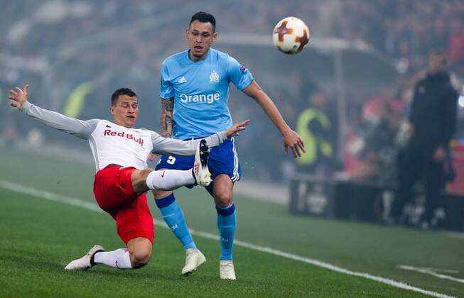 03.05.2018, Red Bull Arena, Salzburg, AUT, UEFA EL, FC Salzburg vs Olympique Marseille, Halbfinale, Rueckspiel, im Bild Stefan Lainer (FC Salzburg) und Lucas Ocampos (Olympique Marseille) during the UEFA Europa League Semifinal, 2nd Leg Match between FC Salzburg and Olympique Marseille at the Red Bull Arena in Salzburg, Austria on 2018 05 03. Salzburg
