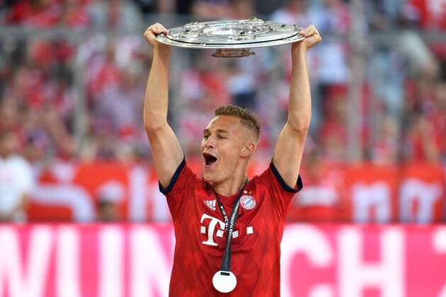 Joshua KIMMICH (Bayern Muenchen) mit Schale,Meisterschale,Trophaee, Jubel,Freude,Begeisterung, Aktion,Einzelbild,angeschnittenes Einzelmotiv,Halbfigur,halbe Figur. Fussball 1. Bundesliga,34. Spieltag,Spieltag34, FC Bayern Muenchen (M)-VFB Stuttgart (S) 1-4, am 12.05.2018 in Muenchen Deutschland, A L L I A N Z A R E N A. Deutscher Meister,Deutsche Meisterschaft,