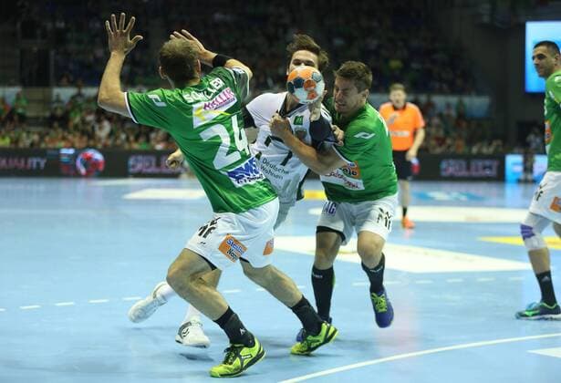 Handball, EHF Pokal, Frisch Auf Göppingen - Füchse Berlin 19.05.2018, xcsx, Handball EHF Cup Final 4, SC Magdeburg - Saint Raphael Var, emspor, v.l. Marcel Schiller (Frisch Auf! Göppingen), Fabian Wiede (Füchse Berlin), Allan Damgaard Espensen (Frisch Auf! Göppingen), Zweikampf, battle for the ball Magdeburg
