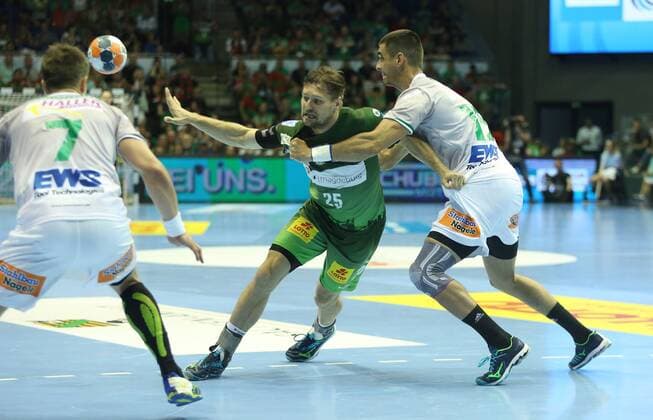 20.05.2018, xcsx, Handball EHF Cup Final 4, Handball EHF Cup Final 4, Spiel um Platz 3, SC Magdeburg - Frisch auf Göppingen, emspor, v.l. Marko Bezjak (SC Magdeburg), Zweikampf, battle for the ball, Zarko Sesum (Frisch Auf! Göppingen) Magdeburg