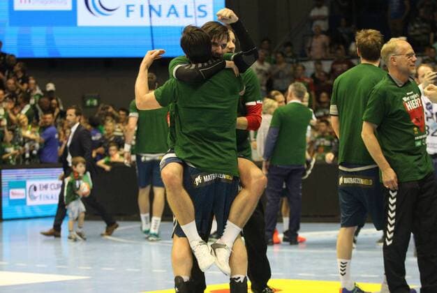 20.05.2018, xcsx, Handball EHF Cup Final 4, Handball EHF Cup Final 4, Finale, Saint-Raphael Var Handball - Füchse Berlin, emspor, v.l. Fabian Wiede (Füchse Berlin) und Hans Lindberg (Füchse Berlin) jubeln gemeinsam, Füchse Berlin celebrate their Victory, Pokal, Trophy Magdeburg