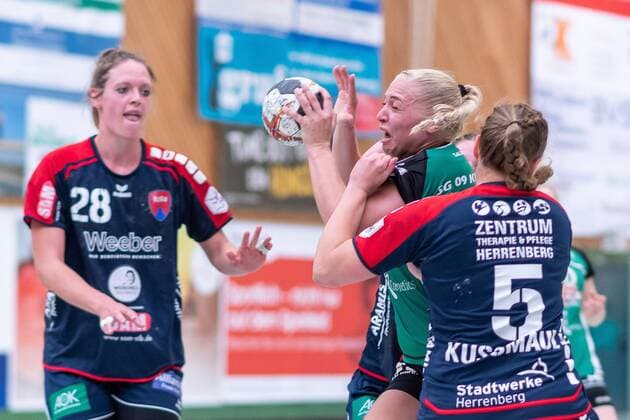 Anika Leppert (SG H2Ku Herrenberg Kuties 28), Christin Kuelborn (SG 09 Kirchhof 10), Sandra Kussmaul (SG H2Ku Herrenberg Kuties 05), SG H2Ku Herrenberg Kuties vs. SG 09 Kirchhof, Handball, 2.Bundesliga, Frauen, HBF, Saison 17 18, 26.05.2018, SG H2Ku Herrenberg Kuties vs. SG 09 Kirchhof, Handball, 2.Bundesliga, Frauen, HBF, Saison 17 18, 26.05.2018 Herrenberg Copyright: xEIBNER WolfgangxFrankx EP_WFK