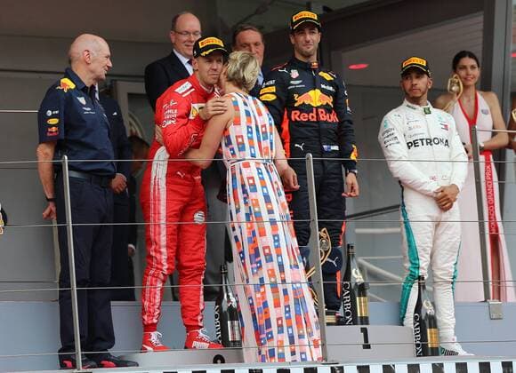 Sebastian Vettel, Scuderia Ferrari, Podium, Jubel, Daniel Ricciardo, Red Bull Racing, Lewis Hamilton; Mercedes Grand Prix, formula 1 GP, Monaco 27.05.2018 Photo:mspb Jean Petin Sebastian Vettel, Podium, Daniel Ricciardo, Lewis Hamilton; formula 1 GP, Monaco 2018