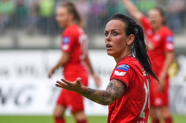 Peggy Nietgen (1. FC Köln, 21), reklamiert, beschwert sich, beschweren, meckern, pessimistisch, Action, Aktion, Fussball, Allianz Frauen-Bundesliga, VfL Wolfsburg - 1. FC Köln,