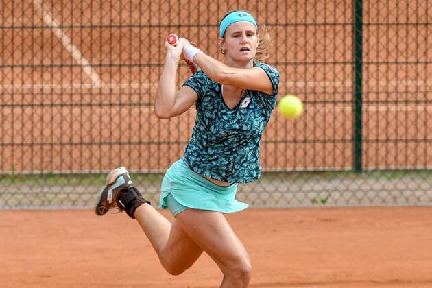 GER, ITF Womens Circuit, 6. ITF- Bredeney Ladies Open 2018 vom 11.-16. Juni, im Bild 11.06.2018, Verein Tennisclub Bredeney e.V. Essen (5037) Zeißbogen 29, 45133 Essen , Essen, GER, ITF Womens Circuit, 6. ITF- Bredeney Ladies Open 2018 vom 11.-16. Juni, im Bild Greet Minnen (BEL) beim Rückhandschlag