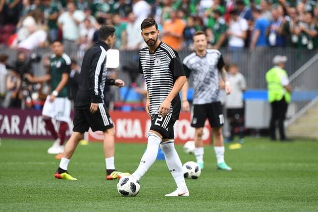 Fussball, Herren, Saison 2017 18, Weltmeisterschaft in Russland, Gruppe F (1. Spieltag, Luschniki-Stadion Moskau), Deutschland - Mexiko, Marvin Plattenhardt (Nr. 2, Deutschland) beim Erwärmen vor dem Spiel, 17.06.2018, Copyright: xMatthiasxKochx