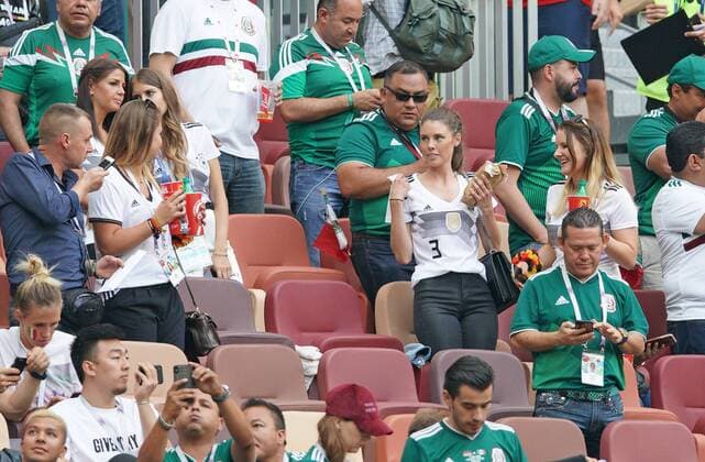 Germany - Mexico, Soccer, Moscow, June 17, 2018 Spielerfrauen Lina, Freundin von Joshua KIMMICH, DFB 18, und Cathy Fischer, Ehefrau von Mats Hummels, Annika, Freundin von Jonas HECTOR auf der Tribuene GERMANY - MEXICO FIFA World Cup WM Weltmeisterschaft Fussball 2018 RUSSIA, Group F, Season 2018 2019, June 17, 2018 L u z h n i k i Stadium in Moscow, Russia. Photo: MAGICS Peter Schatz