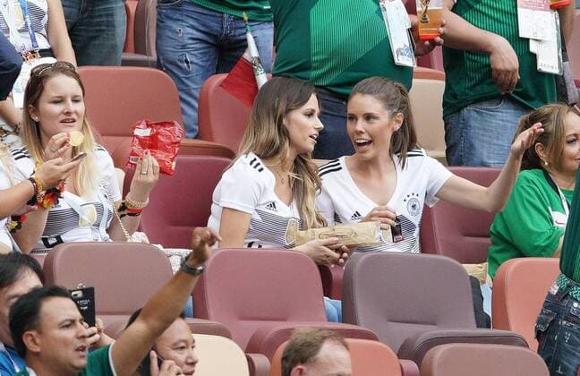 Germany - Mexico, Soccer, Moscow, June 17, 2018 Spielerfrauen Christina Raphaella, Ehefrau von Matthias GINTER, DFB 4, Annika, Freundin von Jonas HECTOR GERMANY - MEXICO FIFA World Cup WM Weltmeisterschaft Fussball 2018 RUSSIA, Group F, Season 2018 2019, June 17, 2018 L u z h n i k i Stadium in Moscow, Russia. Photo: MAGICS Peter Schatz