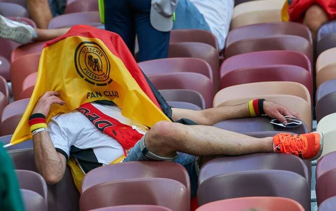 Germany - Mexico, Soccer, Moscow, June 17, 2018 fans, supporters, spectators, club flags, celebration. sad, disappointed, angry, Emotions, disappointment, frustration, frustrated, sadness, desperate, despair, GERMANY - MEXICO FIFA World Cup WM Weltmeisterschaft Fussball 2018 RUSSIA, Group F, Season 2018 2019, June 17, 2018 L u z h n i k i Stadium in Moscow, Russia. Photo: MAGICS Peter Schatz