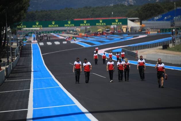 Charles Leclerc (Alfa Romeo Sauber F1 Team) besichtigt mit Teammitgliedern die Strecke, Grosser Preis von Frankreich 2018, Rennen, Motorsport, Formel 1, 21.06.2018, Grosser Preis von Frankreich 2018, Rennen, Motorsport, Formel 1, 21.06.2018 Le Castellet Copyright: xIllman Eibner-Pressefotox EP_eer
