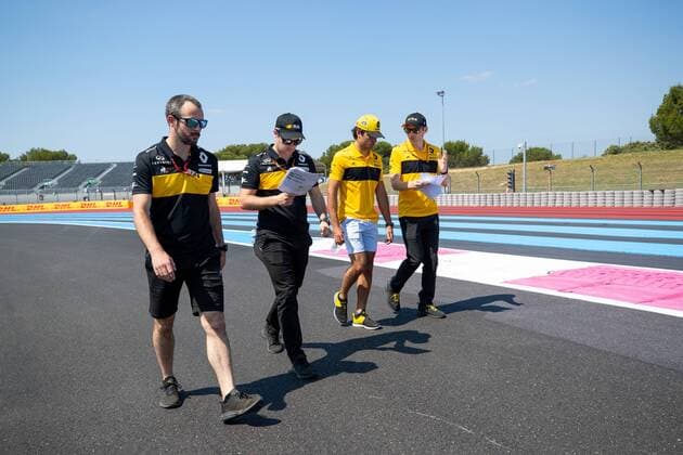 Carlos Sainz (Renault Formula One Team) besichtigt mit Teammitgliedern die Strecke, Grosser Preis von Frankreich 2018, Rennen, Motorsport, Formel 1, 21.06.2018, Grosser Preis von Frankreich 2018, Rennen, Motorsport, Formel 1, 21.06.2018 Le Castellet Copyright: xIllman Eibner-Pressefotox EP_eer