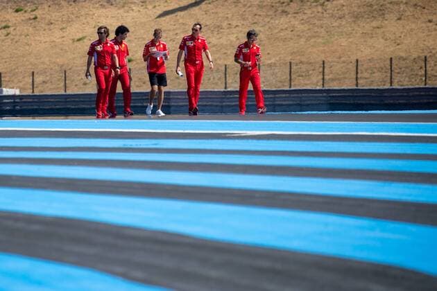 Sebastian Vettel (Scuderia Ferrari) besichtigt mit Teammitgliedern die Strecke, Grosser Preis von Frankreich 2018, Rennen, Motorsport, Formel 1, 21.06.2018, Grosser Preis von Frankreich 2018, Rennen, Motorsport, Formel 1, 21.06.2018 Le Castellet Copyright: xIllman Eibner-Pressefotox EP_eer