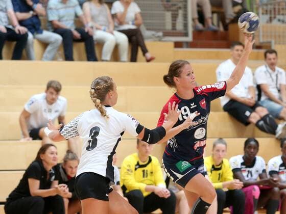 Lena Hausherr ( Deutschland U18 ) Lisa Gebhard ( SG H2Ku Heerrenberg Kuties ), SG H2Ku Herrenberg Frauen vs. Deutschland U18, Handball, Esslinger Marktplatztunier 2018, Handball, 20.07.2018, SG H2Ku Herrenberg Frauen vs. Deutschland U18, Handball, Esslinger Marktplatztunier 2018, Handball, 20.07.2018 Echterdingen Copyright: xLangerx xEibner-Pressefotox EP_HLR
