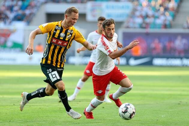 26.07.2018, xtgx, Fussball Europa League Qualifikation 2.Runde, RB Leipzig - BK Haecken emspor, v.l. Adam Andersson (Haecken, 28), Marcelo Saracchi (Leipzig, 3) Zweikampf, Duell, Kampf, tackle Leipzig