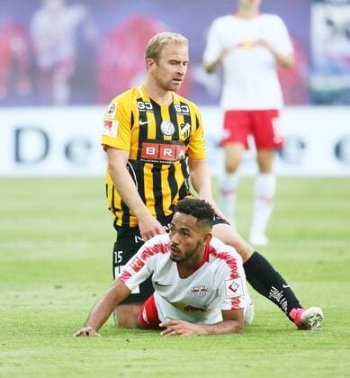 RB Leipzig - BK Haecken Fussball Euro League Quali Leipzig, 26.07.2018, Red Bull Arena, Fussball, UEFA EURO EM Europameisterschaft Fussball League , Qualifikation, 2.Runde, Hinspiel, RB Leipzig vs. BK Häcken , Im Bild von vorn; Matheus Cunha (20, RB Leipzig) und Kari Arkivuo (15, Häcken). ,