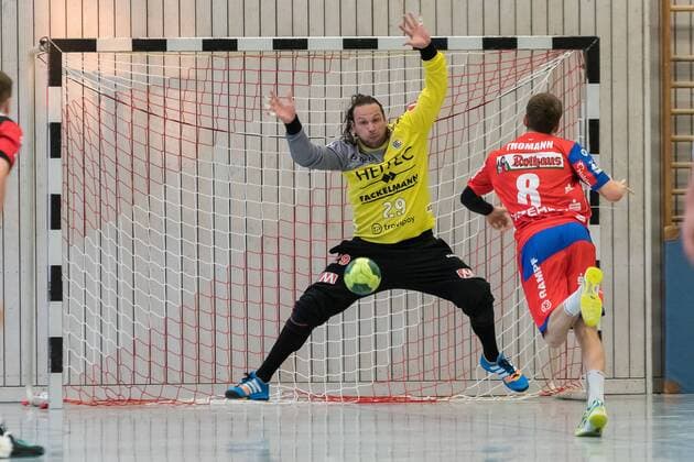 Nikolas Katsigiannis (HC Erlangen 29), Gregor Thomann (HBW Balingen-Weilstetten 08), HBW Balingen-Weilstetten vs. HC Erlangen , 24. Sparkassen-Cup , Handballl, DKB, Herren, 2.Bundesliga, 1.Bundesliga, Saison 18 19, GER, 27.07.2018, HBW Balingen-Weilstetten vs. HC Erlangen , 24. Sparkassen-Cup , Handballl, DKB, Herren, 2.Bundesliga, 1.Bundesliga, Saison 18 19, GER, 27.07.2018 Altensteig Copyright: xEIBNER WolfgangxFrankx EP_WFK