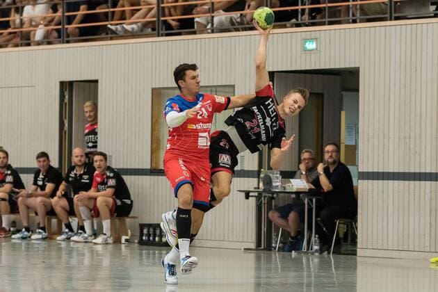 Diogo Oliveira (HBW Balingen-Weilstetten 24), Christopher Bissel (HC Erlangen 21), HBW Balingen-Weilstetten vs. HC Erlangen , 24. Sparkassen-Cup , Handballl, DKB, Herren, 2.Bundesliga, 1.Bundesliga, Saison 18 19, GER, 27.07.2018, HBW Balingen-Weilstetten vs. HC Erlangen , 24. Sparkassen-Cup , Handballl, DKB, Herren, 2.Bundesliga, 1.Bundesliga, Saison 18 19, GER, 27.07.2018 Altensteig Copyright: xEIBNER WolfgangxFrankx EP_WFK