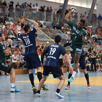 Handball, Herren, Saison 2018 19, Mini-Turniner in der MBS-Arena, Füchse Berlin - Japan, Kohei Narita (Nr. 18, Japan)., Shinnosuke Tokuda (Nr. 19, Japan), Wael Jallouz (Nr. 42, Füchse Berlin), 03.08.18, Copyright: xMichaelxHundtx xMatthiasxKochx