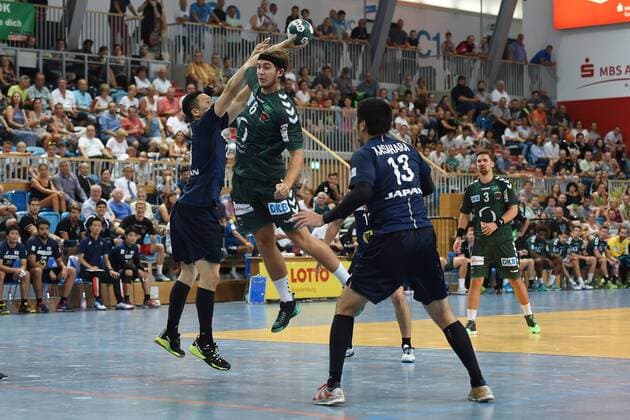 Handball, Herren, Saison 2018 19, Mini-Turniner in der MBS-Arena, Füchse Berlin - Japan, Kohei Narita (Nr. 18, Japan), Jacob Tandrup Holm (Nr. 6, Füchse Berlin), Kenya Kasahara (Nr. 13, Japan), 03.08.18, Copyright: xMichaelxHundtx xMatthiasxKochx