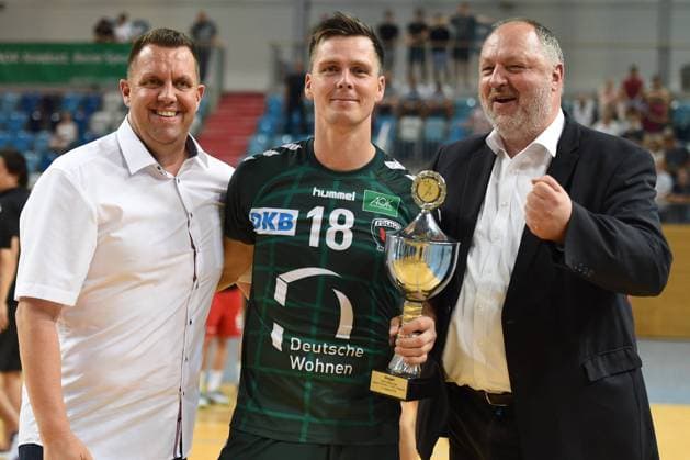 Handball, Herren, Saison 2018 19, Mini-Turniner in der MBS-Arena, 1. VfL Potsdam - Füchse Berlin, Matthias Auth (OK-Chef Berlin Handball-WM), Hans Lindberg (Nr. 18, Füchse Berlin), DHB-Präsident Andreas Michelmann, 03.08.18, Copyright: xMichaelxHundtx xMatthiasxKochx