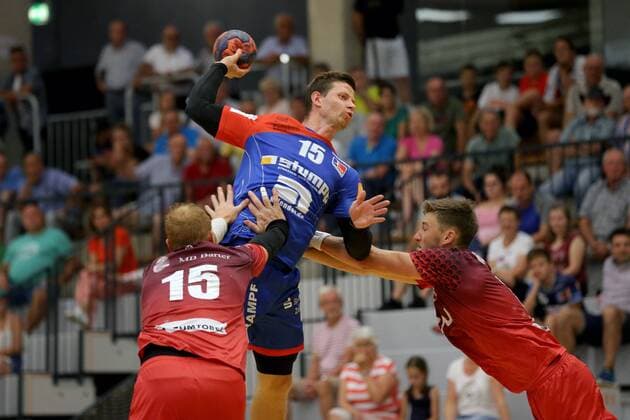 Neje Zmarvic ( ALPLA HC Hard ) Martin Strobel ( HBW Balingen ), HBW Balingen vs. ALPLA HC Hard, Handball, Freundschaftsspiel, 2018 2019, 09.08.2018, HBW Balingen vs. ALPLA HC Hard, Handball, Freundschaftsspiel, 2018 2019, 09.08.2018 Balingen Copyright: xLangerx xEibner-Pressefotox EP_HLR