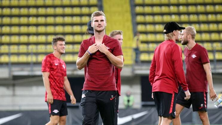 Fußball, EL Quali, Sorja Luhansk - RB Leipzig, vor Spielbeginn Luhansk - RB Leipzig Fussball Euro League Quali Saporoschje Ukraine, 23.08.2018, Slawutytsch-Arena, Fussball, Qualifikation zur UEFA Europa League, Playoff - HIN , FK Sorja Luhansk (UKR) vs. RB Leipzig (GER) , Platzbegehung. Im Bild: Timo Werner, RB Leipzig ,