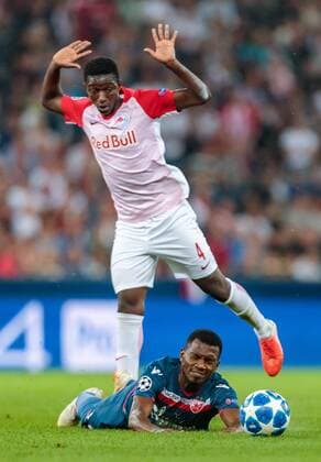 29.08.2018, Red Bull Arena, Salzburg, AUT, UEFA CL, FC Salzburg vs Roter Stern Belgrad, Qualifikation, Rueckspiel, im Bild Amadou Haidara (Salzburg), El Faradou Ben Nabouhane (Roter Stern Belgrad) during the UEFA Champions League Qualification, 2nd Leg Match between FC Salzburg and Red Star Belgrade at the Red Bull Arena in Salzburg, Austria on 2018 08 29. Salzburg