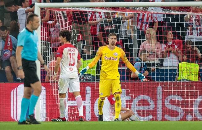 29.08.2018, Red Bull Arena, Salzburg, AUT, UEFA CL, FC Salzburg vs Roter Stern Belgrad, Qualifikation, Rueckspiel, im Bild Torjubel Belgrad nach dem 2:2 Ausgleicht durch El Faradou Ben Nabouhane (Roter Stern Belgrad), Andre Ramalho (Salzburg), Cican Stankovic (Salzburg) during the UEFA Champions League Qualification, 2nd Leg Match between FC Salzburg and Red Star Belgrade at the Red Bull Arena in Salzburg, Austria on 2018 08 29. Salzburg