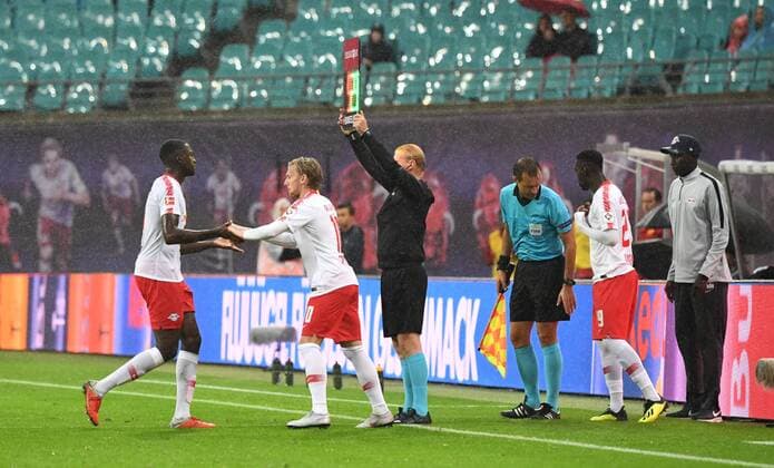 Fussball, Herren, Saison 2018 2019, Europa League-Qualifikation (Play-offs, Rückpiel), RB Leipzig - Sorja Luhansk, v. l. Ibrahima Konate (RB Leipzig), Emil Forsberg (RB Leipzig), Jean-Kevin Augustin (RB Leipzig), 30.08. 2018, Copyright: xMatthiasxKochx