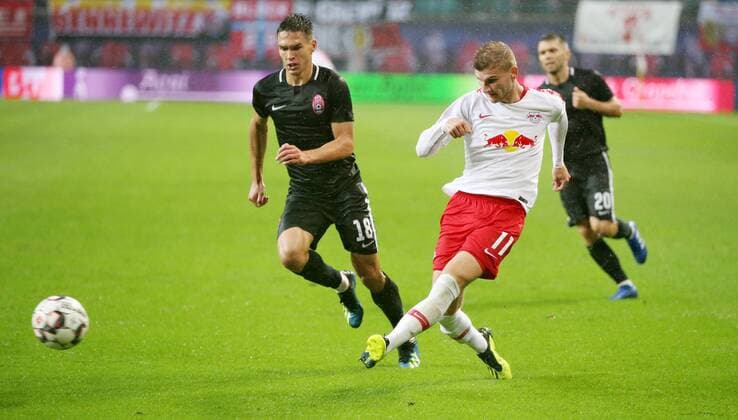 RB Leipzig - Luhansk Fussball Euro League Quali Leipzig, 30.08.2018, Red Bull Arena, Fussball, Qualifikation zur UEFA Europa League, Playoff - RUECK , RB Leipzig (GER) vs. FK Sorja Luhansk (UKR) , Im Bild v.l.: Oleksandr Tymchyk (18, Luhansk) und Timo Werner (11, RB Leipzig). ,