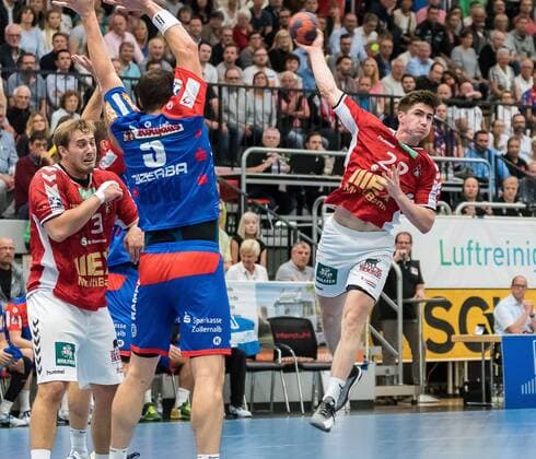 Romas Kirveliavicius (HBW Balingen-Weilstetten 05), Philipp Bauer (Handball Sportverein Hamburg 22)HBW Balingen-Weilstetten vs. Handball Verein Hamburg, Handballl, DKB, Herren, 2.Bundesliga, 2. Spieltag, Saison 18 19, GER, 31.08.2018, HBW Balingen-Weilstetten vs. Handball Sport Verein Hamburg, Handballl, DKB, Herren, 2.Bundesliga, 2. Spieltag, Saison 18 19, GER, 31.08.2018 Balingen Copyright: xEIBNER WolfgangxFrankx EP_WFK