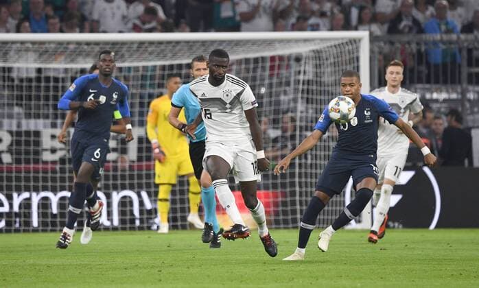 Fussball, Herren, Saison 2018 19, Nations League, Länderspiel in München, Deutschland - Frankreich, v. l. Paul Pogba (Frankreich), Antonio Rüdiger (Deutschland), Kylian Mbappe (Frankreich), 06.09.2018, Copyright: xMatthiasxKochx